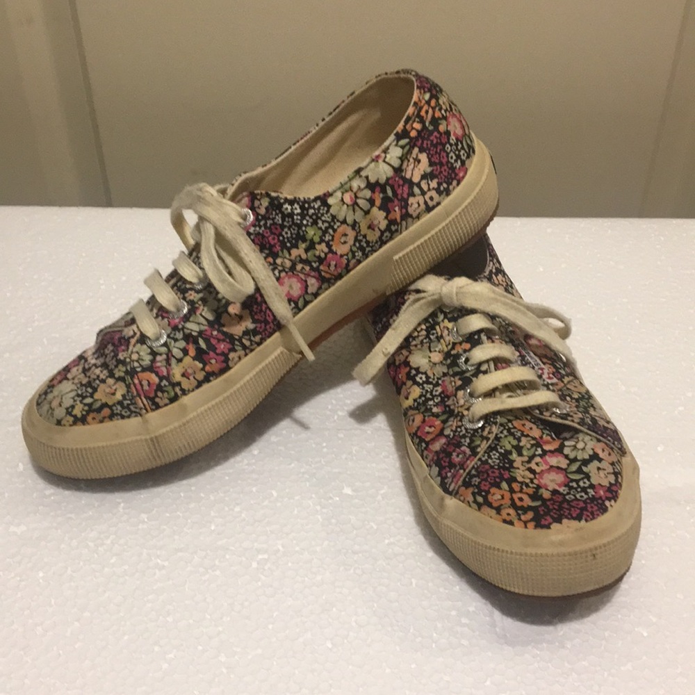 Superga floral flowers lace up sneakers size 38(W 7.5/M 6) black cream pink